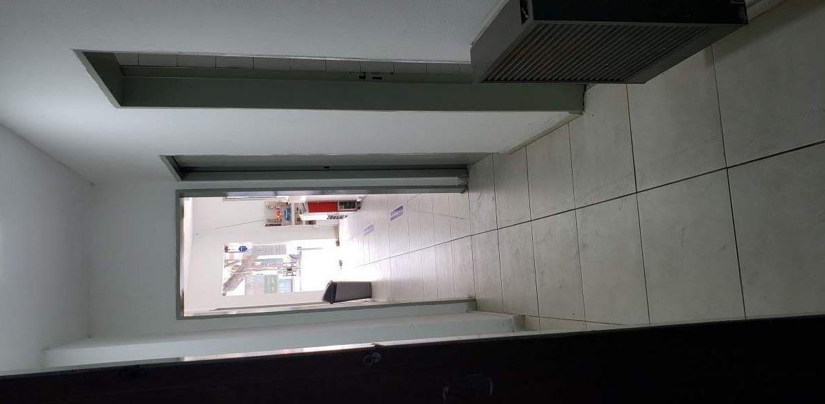 Foto de Av Santa Fe al 800 local terreno colindante al Banco Cordoba, imagen 4