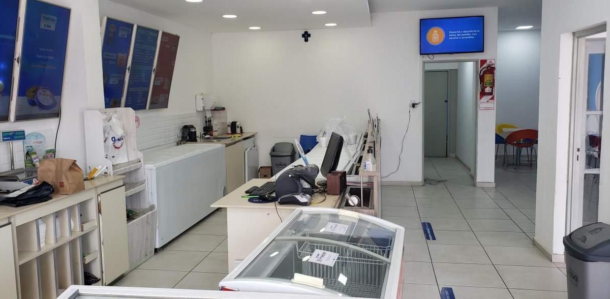 Foto de Av Santa Fe al 800 local terreno colindante al Banco Cordoba, imagen 5