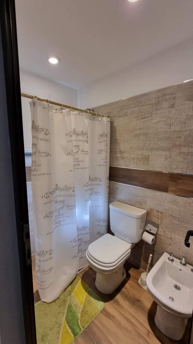 Casa con Vista Al Lago Los Molinos en Barrio Cerrado 4