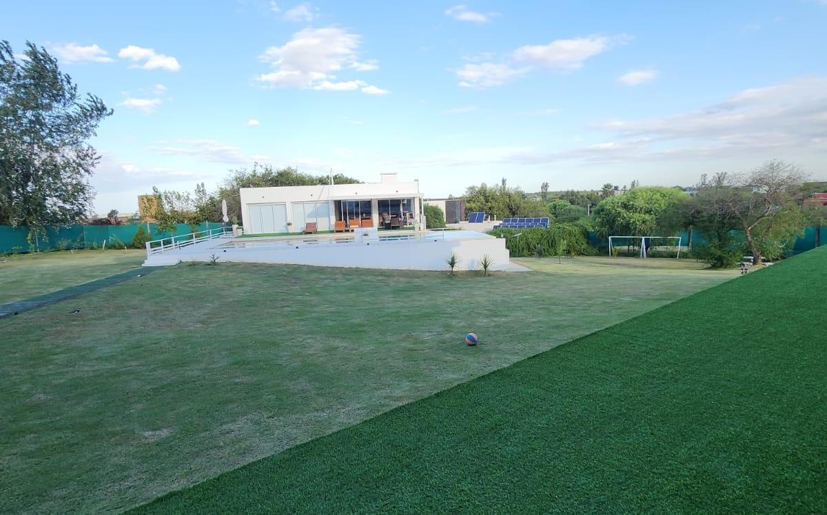 Espectacular Casa de 764 m² Cub y 3966 m² Terreno Country Las Corzuelas 2