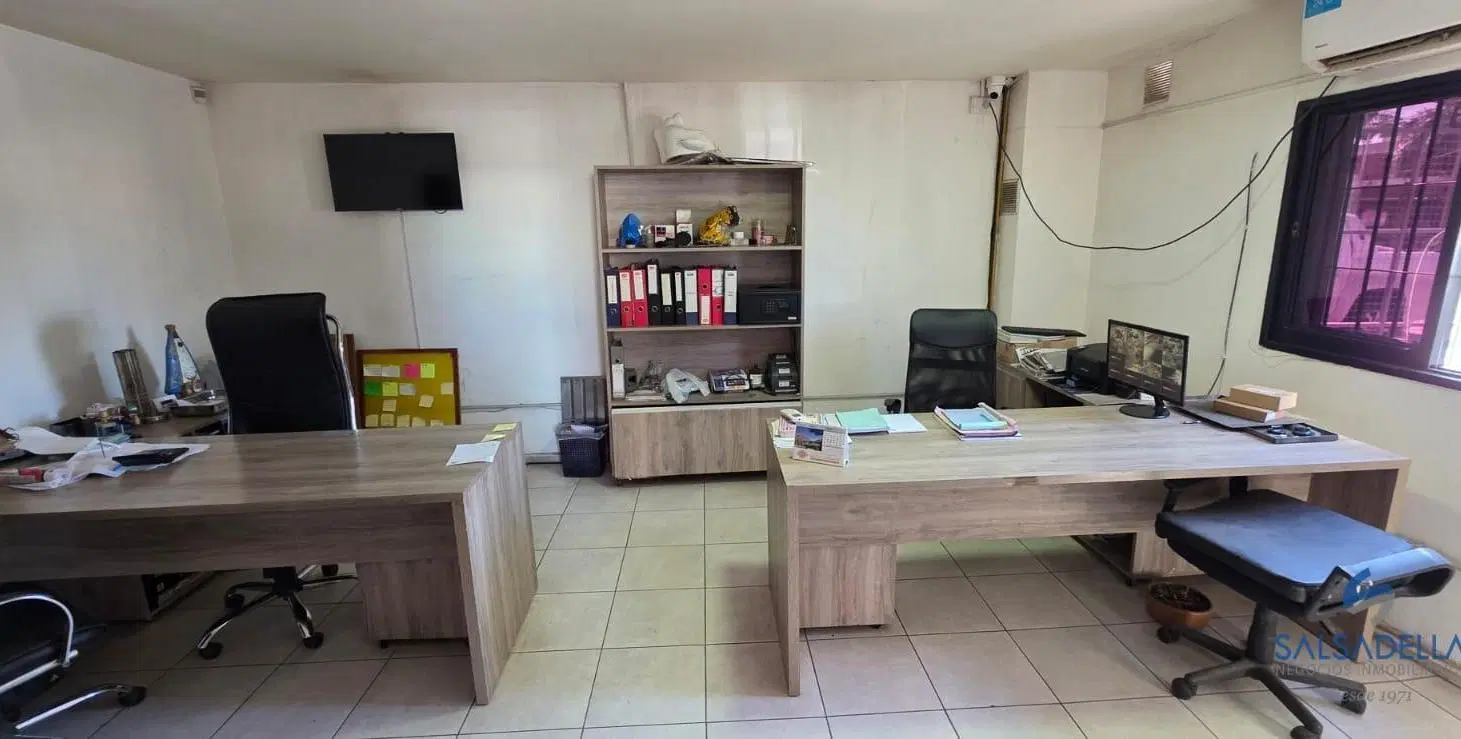 galpon en alquiler de 800m2 con oficina y sanitarios 3