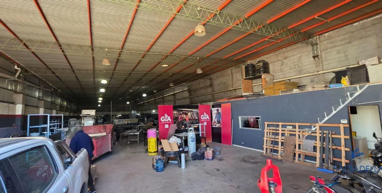galpon en alquiler de 800m2 con oficina y sanitarios 2
