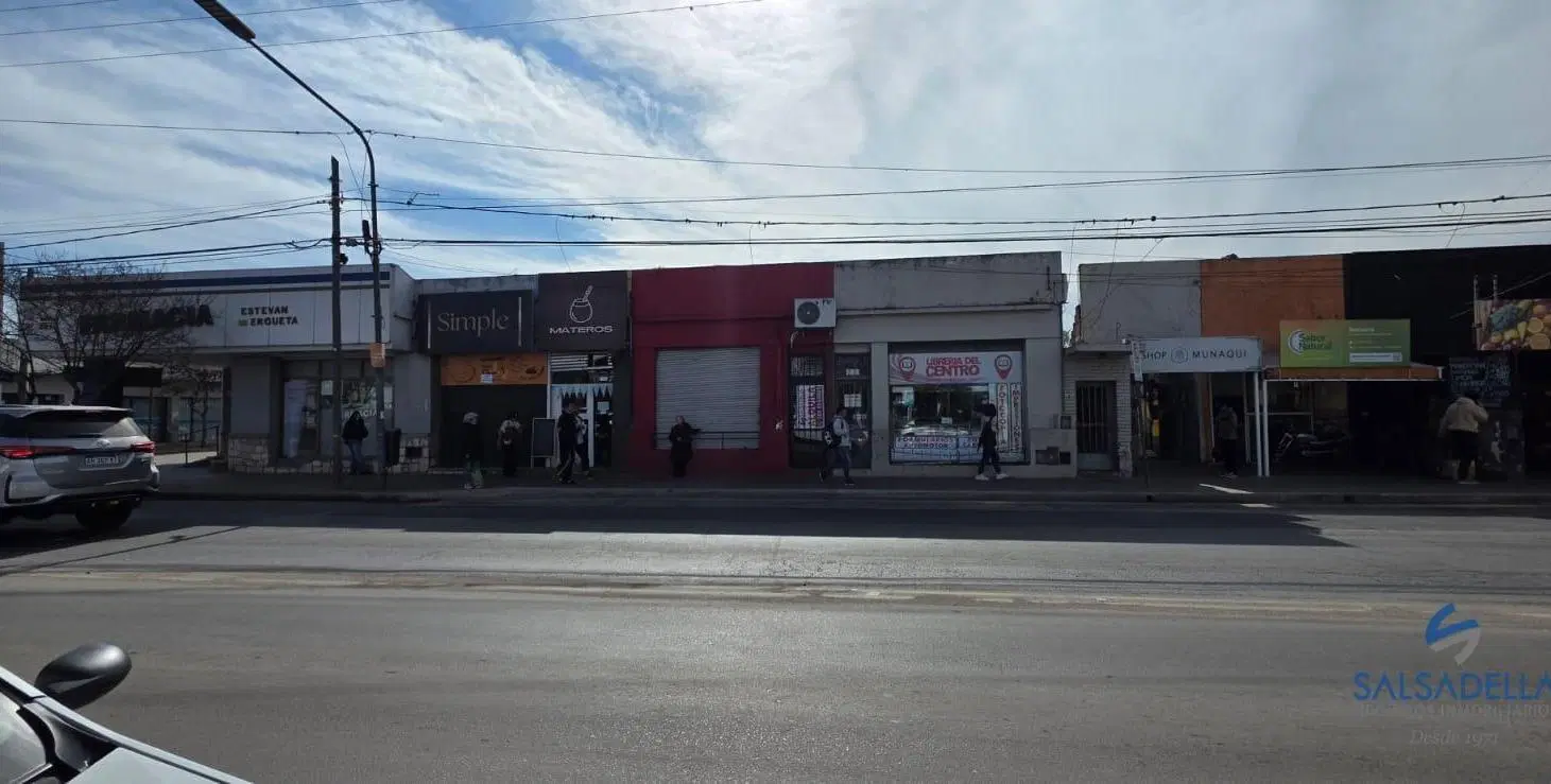 local comercial sobre Goycochea frente a muni 3