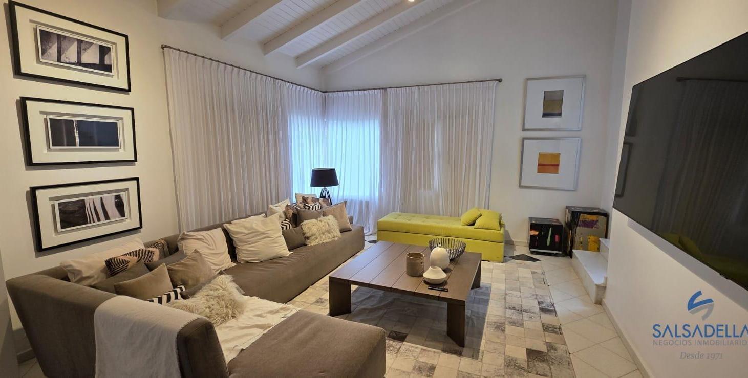 Foto de Espectacular casa en venta en Chacras de la Villa 1800m2 terreno, imagen 4
