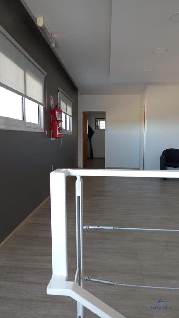 Foto de oficina de 60m2 con baño en predio comercial Shell Sierras Chicas, imagen 5