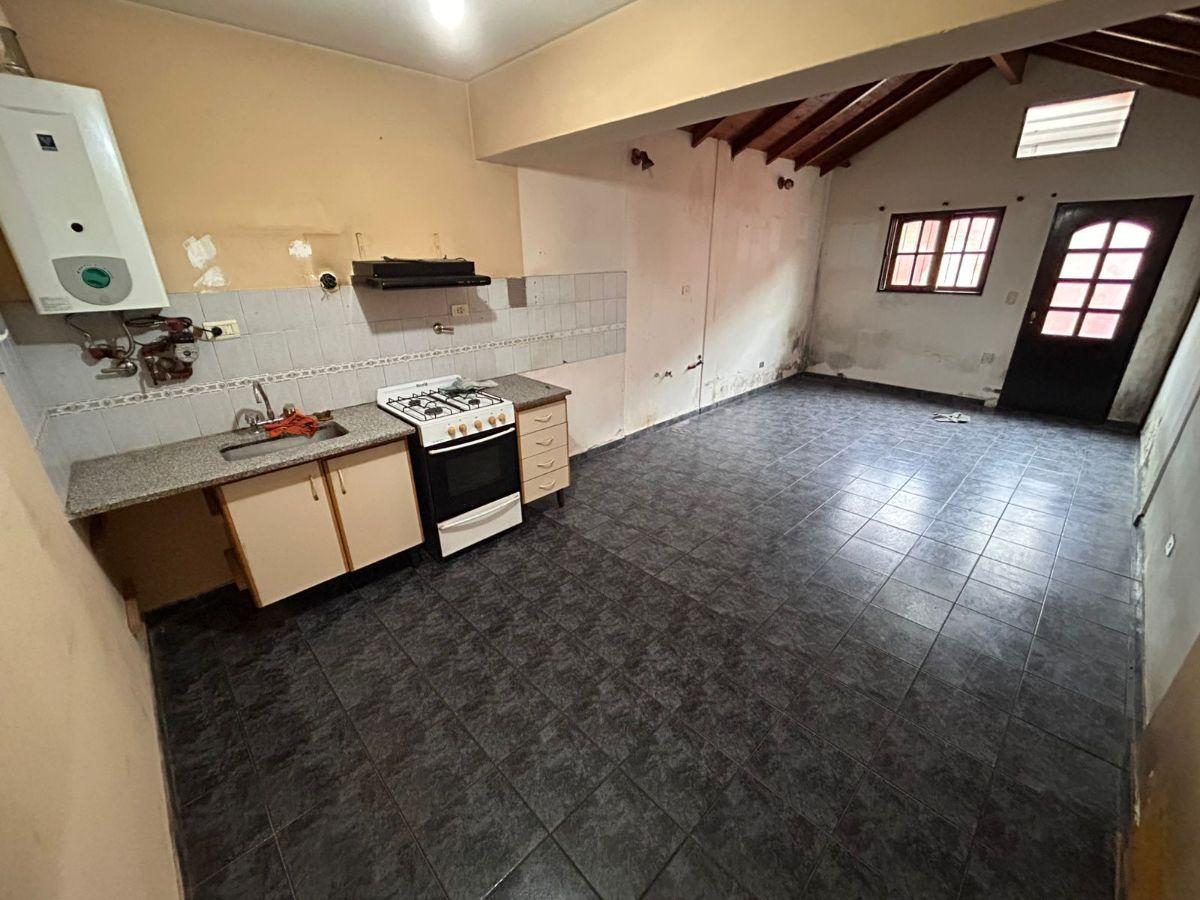 Foto de Alquiler de Dúplex en Bº Pampero 2 dorm , 1 baño, cochera y patio., imagen 5