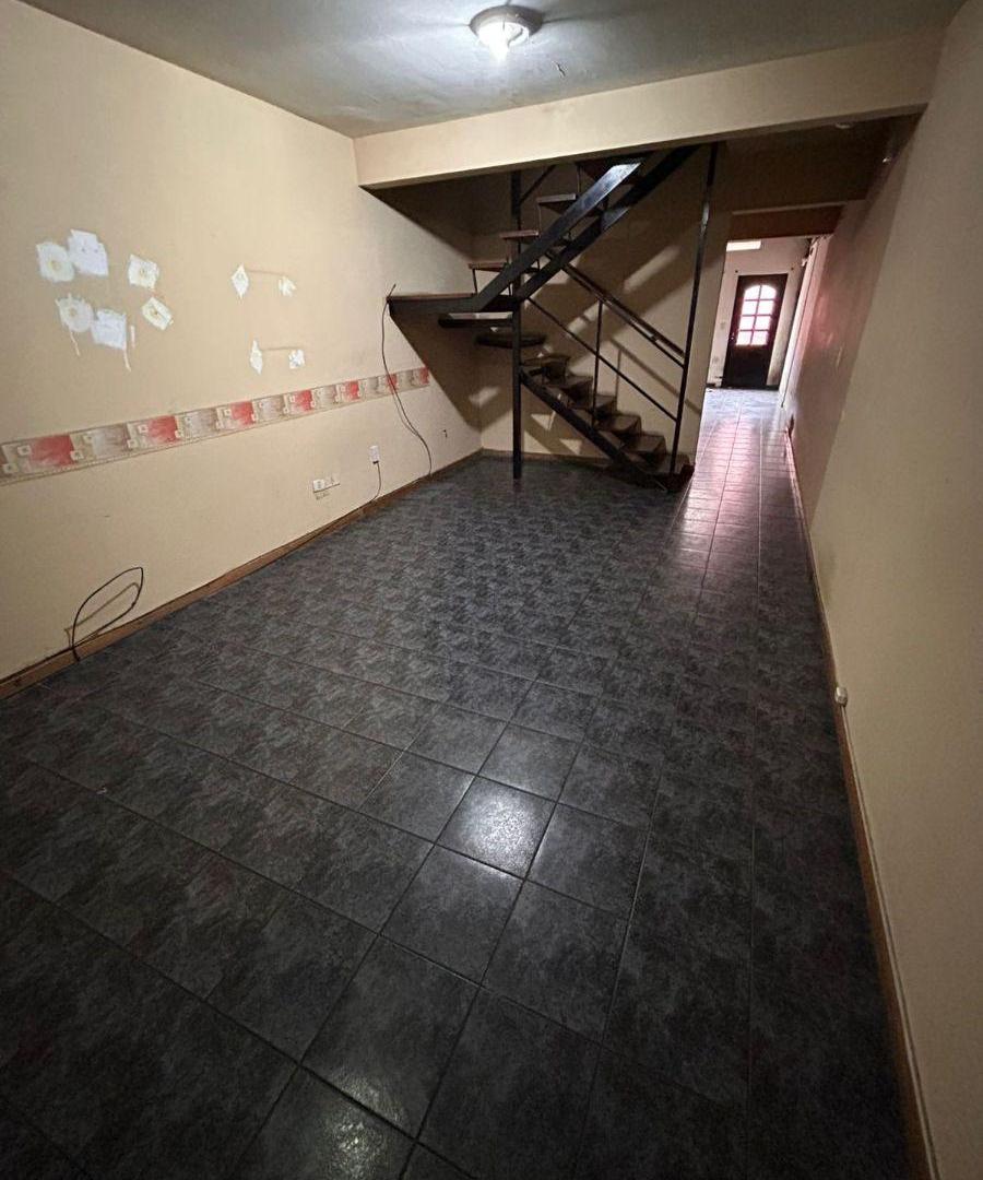 Foto de Alquiler de Dúplex en Bº Pampero 2 dorm , 1 baño, cochera y patio., imagen 4