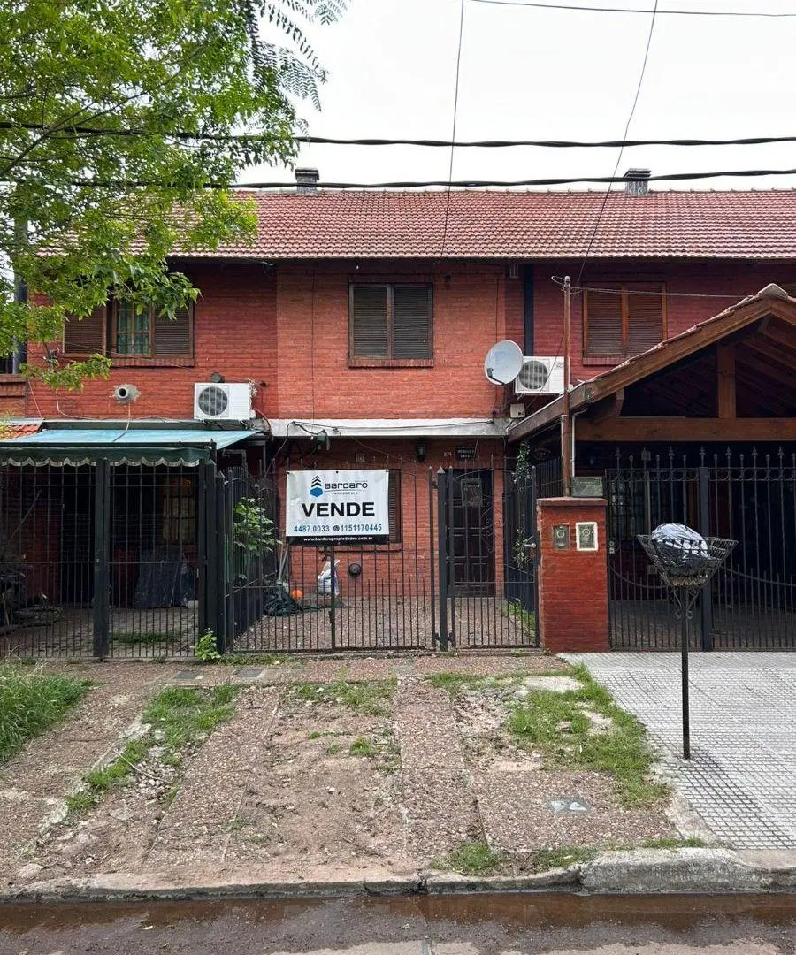 Alquiler de Dúplex en Bº Pampero 2 dorm , 1 baño, cochera y patio. 3