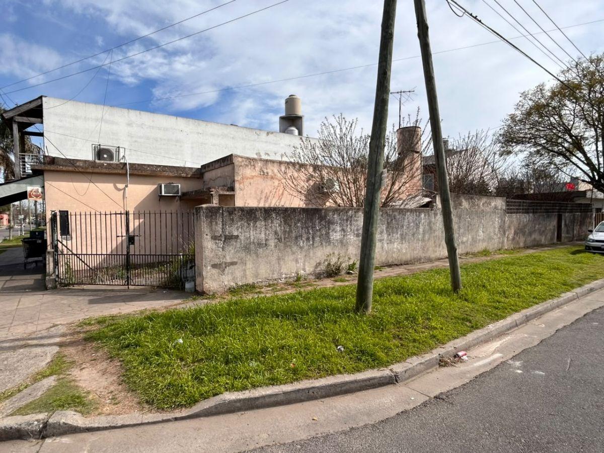 Foto de “Casa a refaccionar + local comercial – Lote 10x28,5 – Esquina”, imagen 4