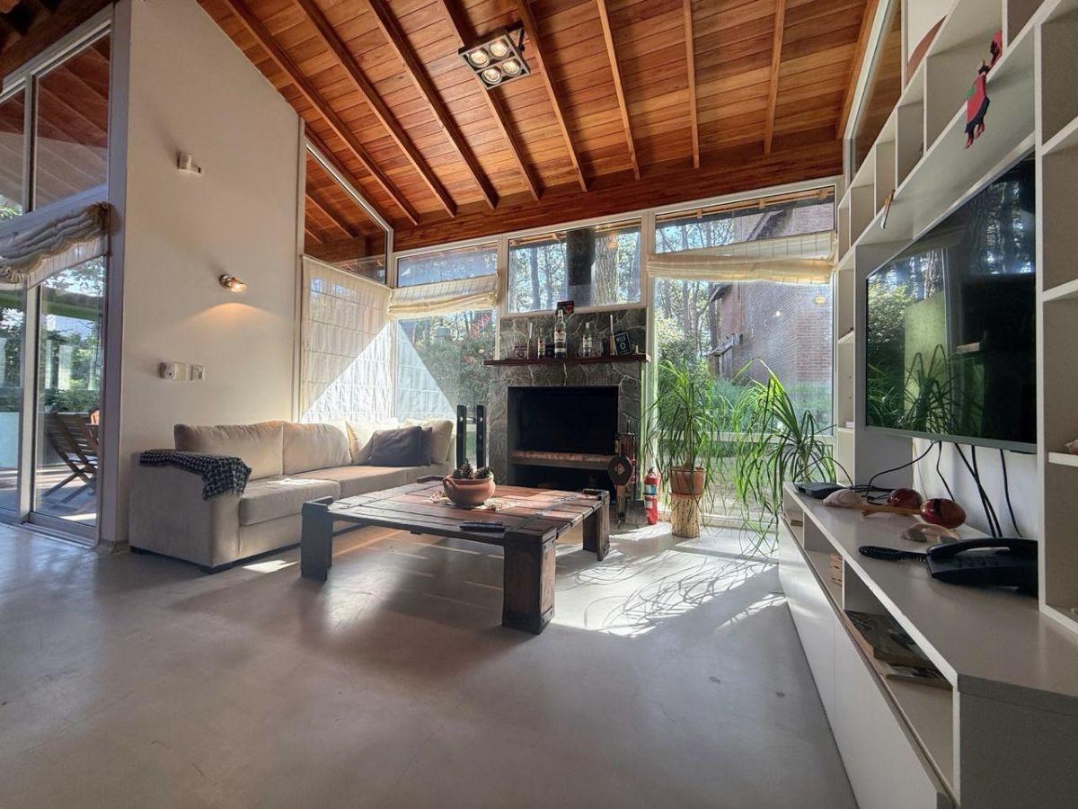 Foto de Casa UN MIMO AL ALMA | Propiedad de categoría en Mar Azul, imagen 2