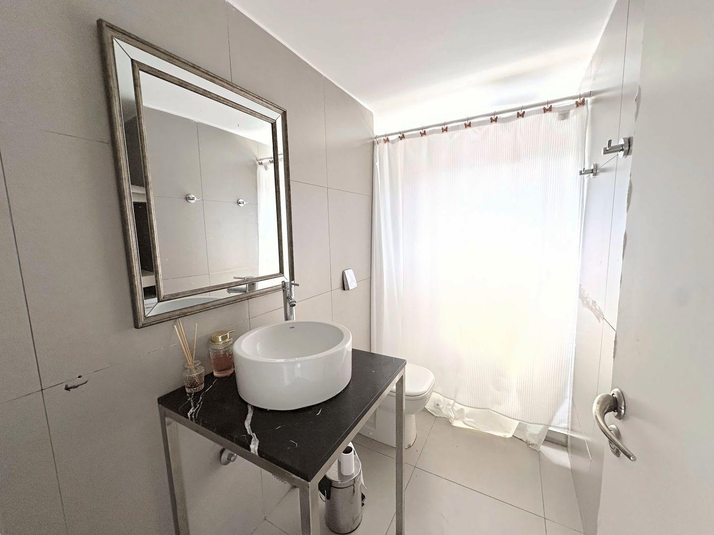 Foto de Venta apartamento 3 dormitorios y dependencia Punta del Este, Av, imagen 2