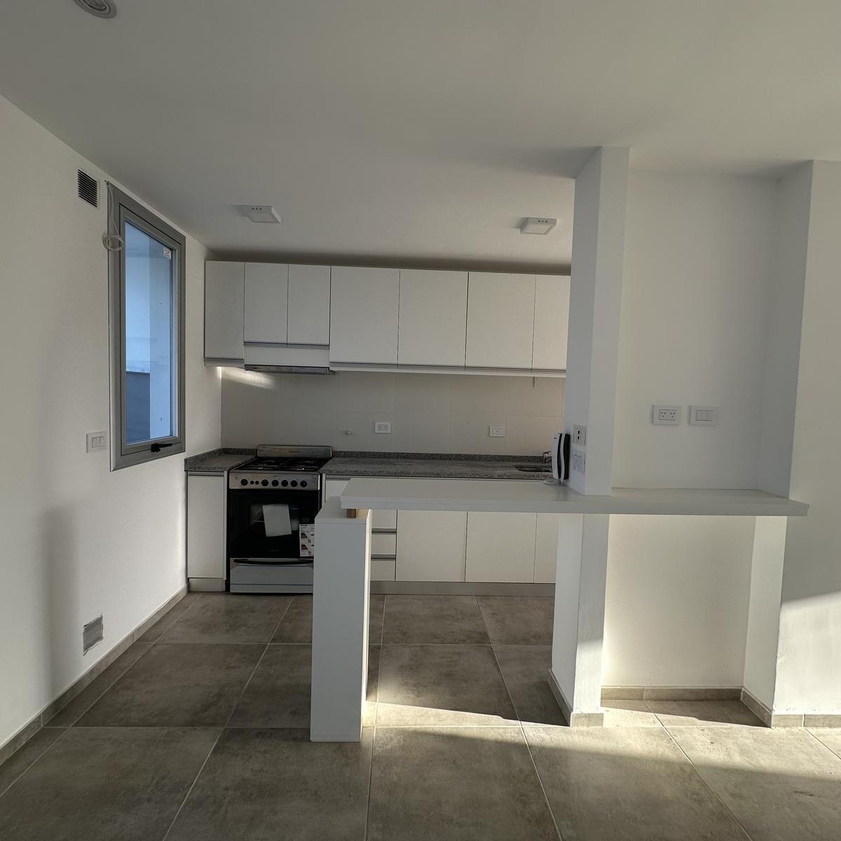 Departamento en 462 (Alvear) y 14a - City Bell 1