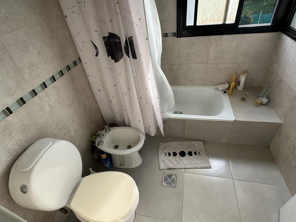 Vivienda en City Bell. 458 y 12. 2 Dorm.. Patio con Pileta 3