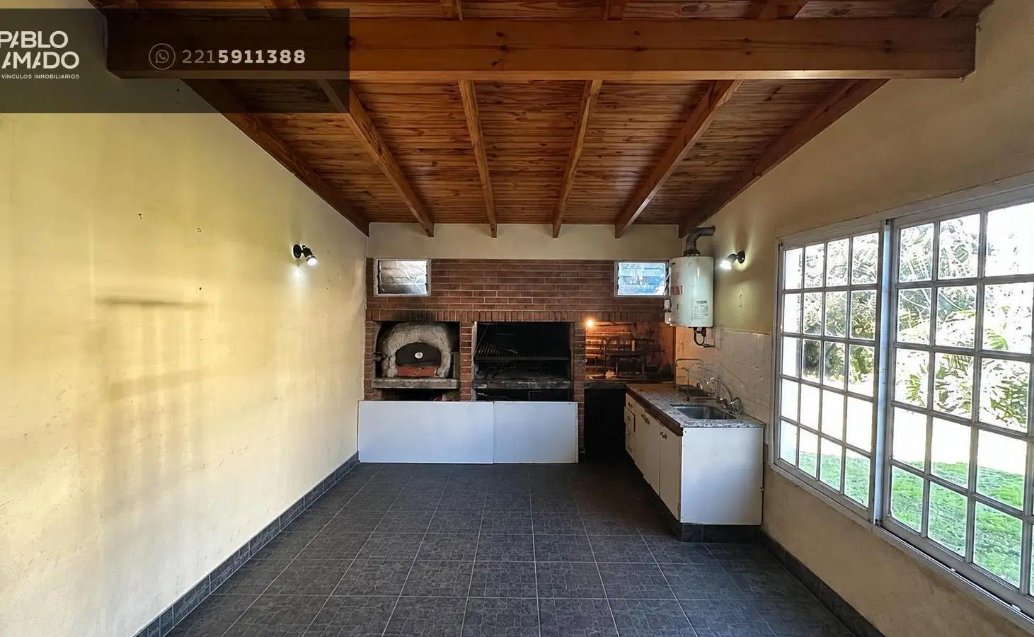 Casa de 3 dormitorios con  quincho y patio 2
