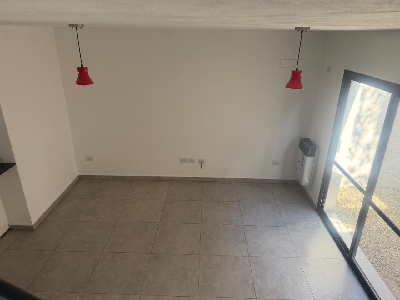 Foto de Hermoso duplex impecable Zona Paseo de las Rosas (Cerro), imagen 1