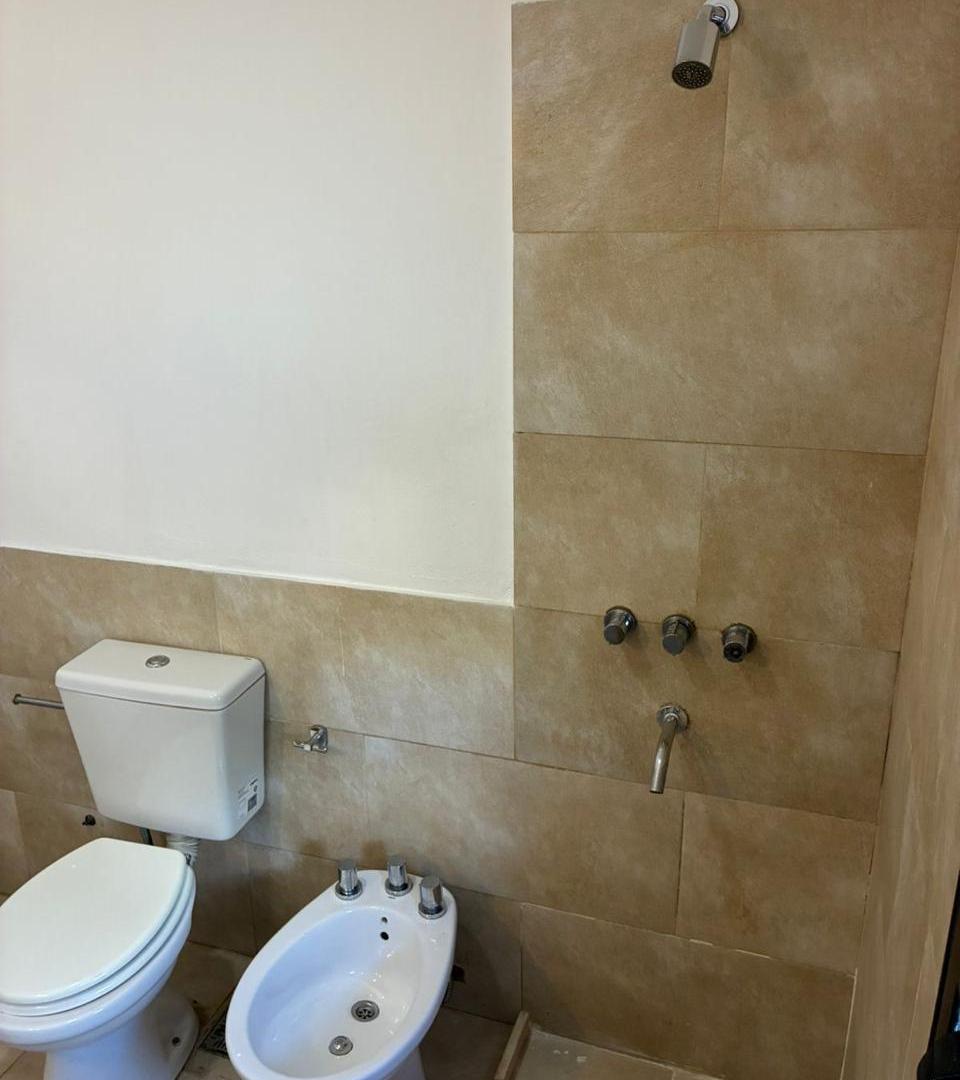 Foto de Hermoso duplex impecable Zona Paseo de las Rosas (Cerro), imagen 5