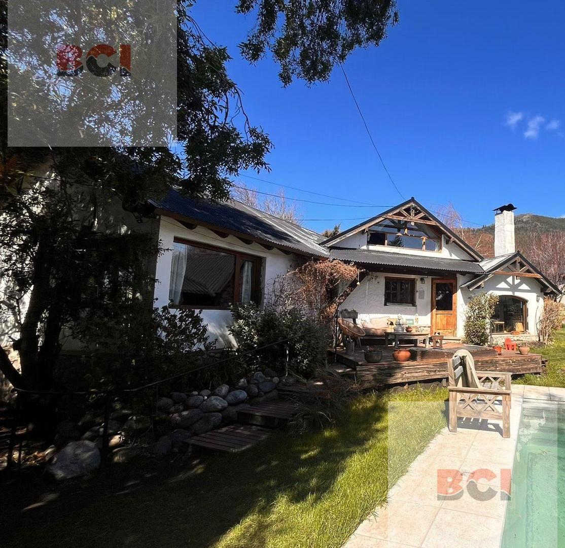 Foto de Casa Amplia con jardin y pileta en Melipal, imagen 2