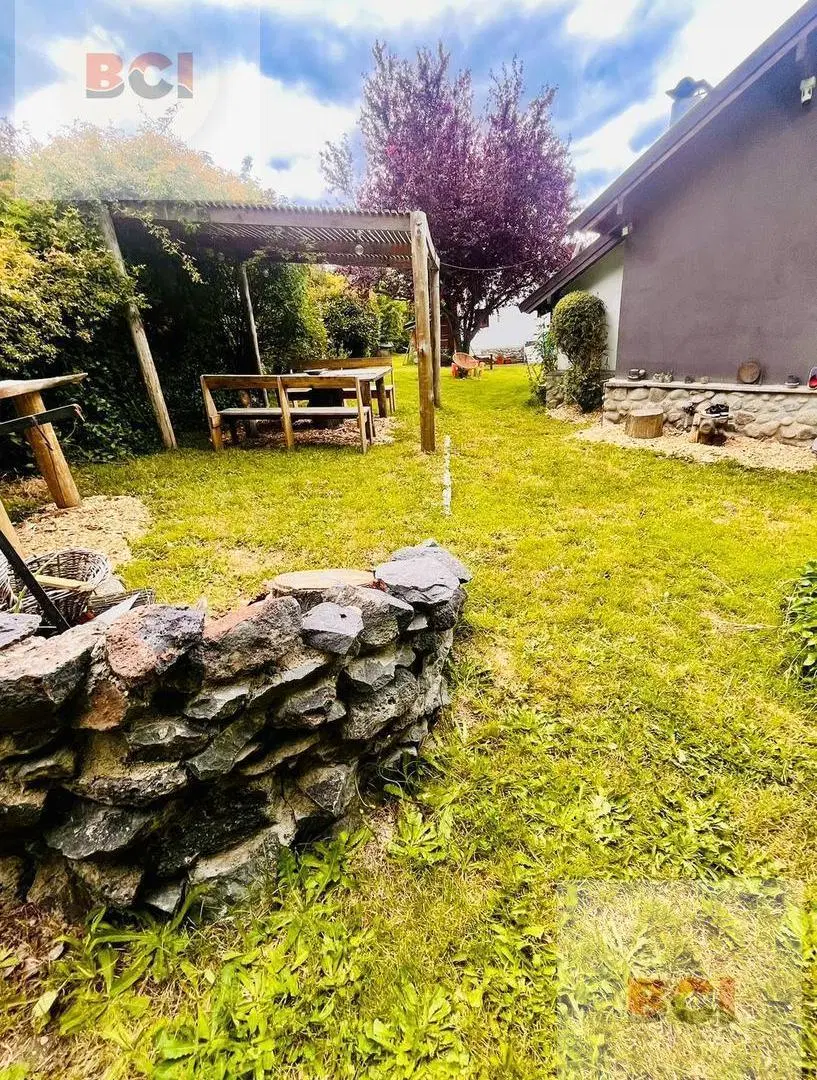 Casa Amplia con jardin y pileta en Melipal 4