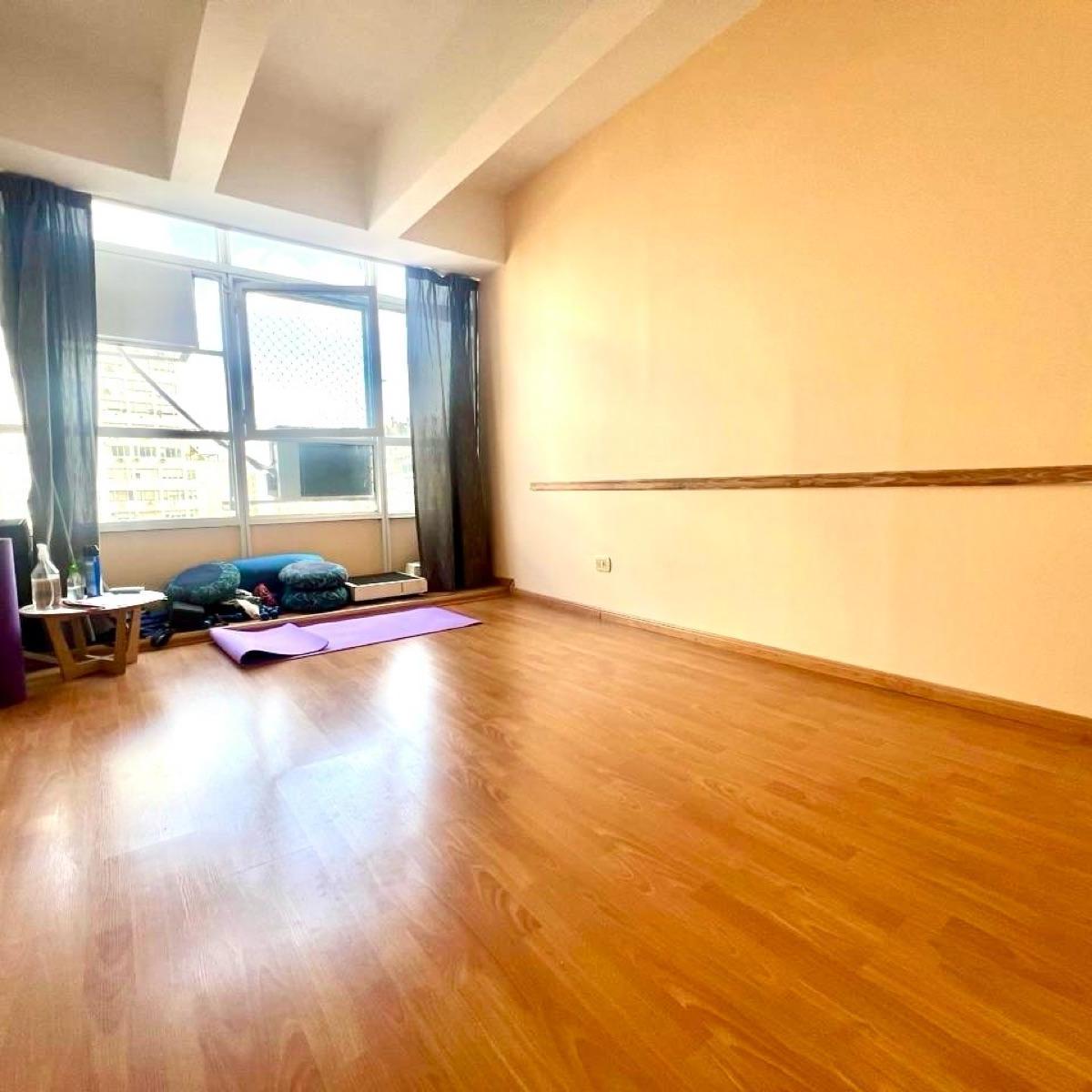 Retasado!piso de Oficinas en Excelente Ubicación. Rivadavia y J. M. moreno 4