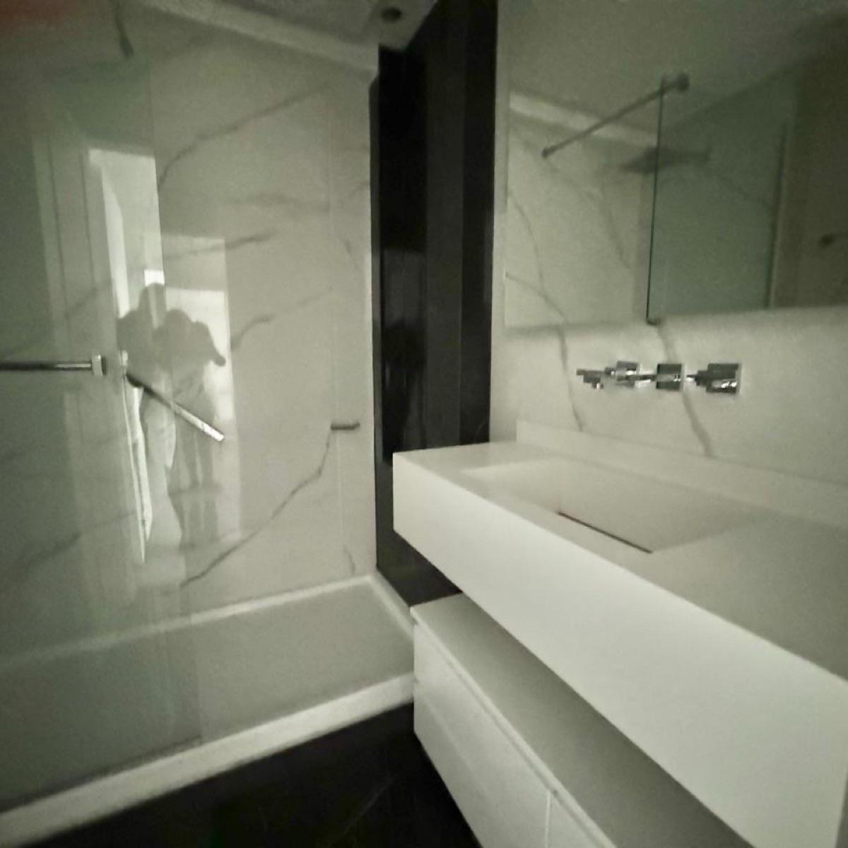 Semipiso de 4 Amb con Dep y Cochera, Amenities y Seg 24 Hs - Edificio de Categoría! 1