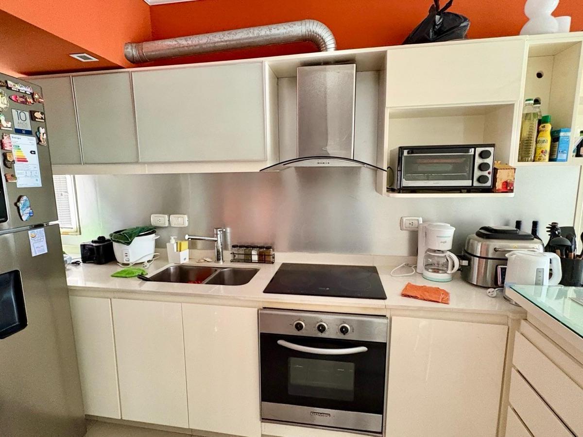 Foto de Depto 3 amb con Balcon Aterrazado, cochera, y Seg 24 hs!!! - Villa, imagen 2