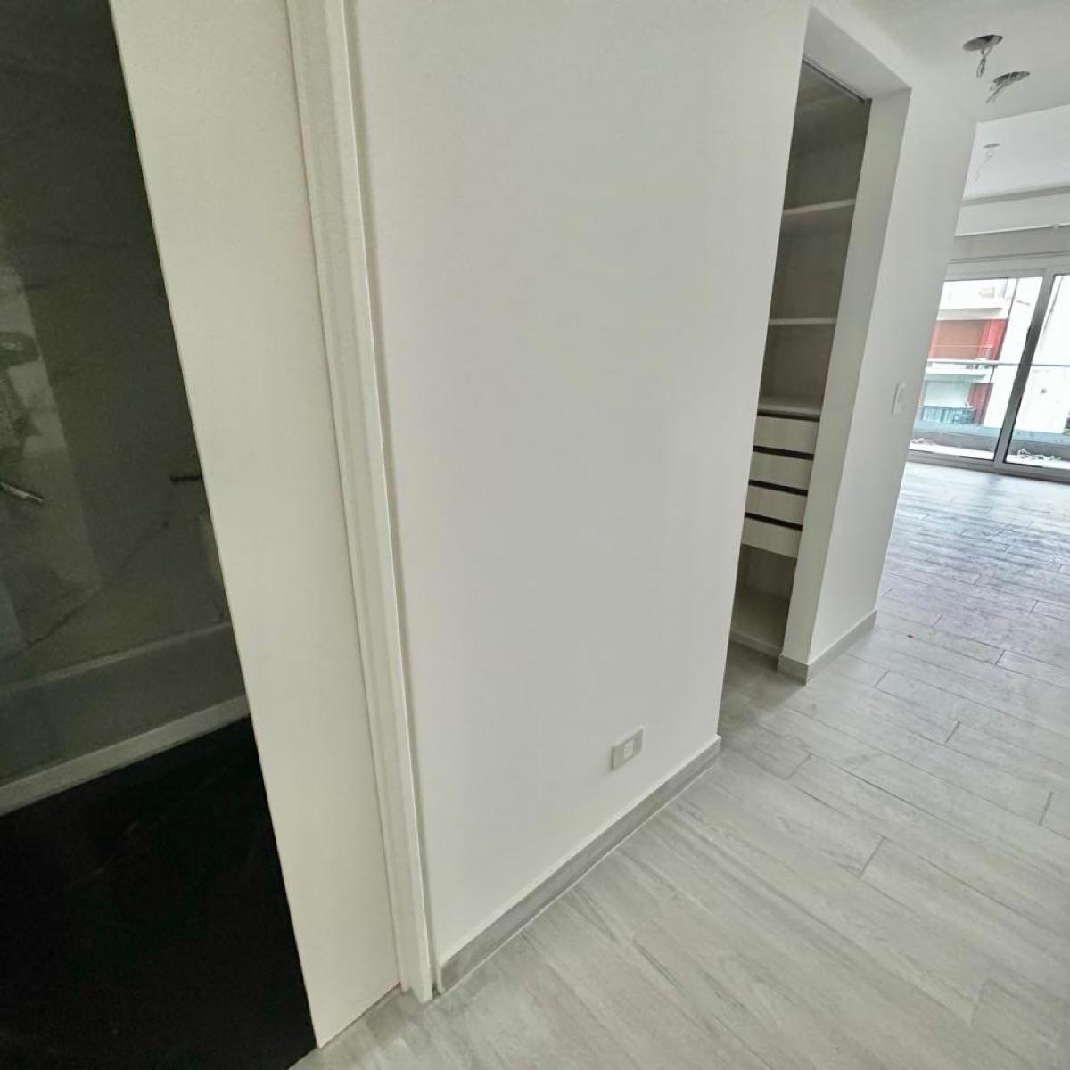 Semipiso de 4 Amb con Dep y Cochera, Amenities y Seg 24 Hs - Edificio de Categoría! 2