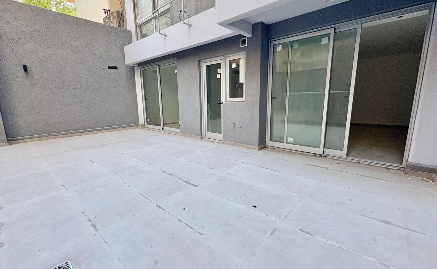 Departamento 2 amb a estrenar con gran patio propio!!- Sum y Solarium. Almagro