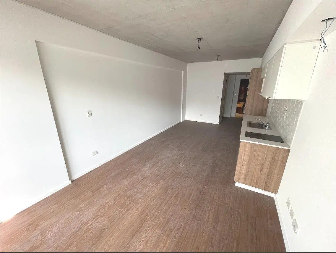 Espectacular monoambiente al frente en piso alto en edificio de categoría! 1