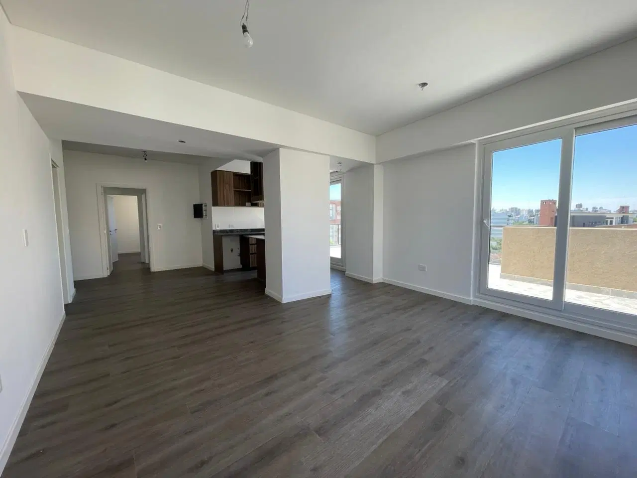 3 Ambientes con gran balcon aterrazado. Cochera cubierta. Amenities ¡A Estrenar! 4