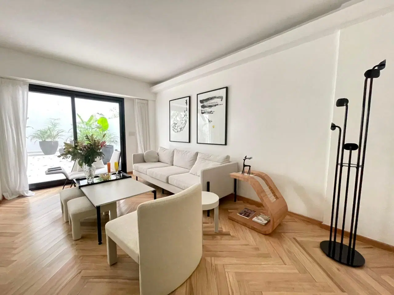Departamento de 3 ambientes con cochera y patio - 160 metros totales 2