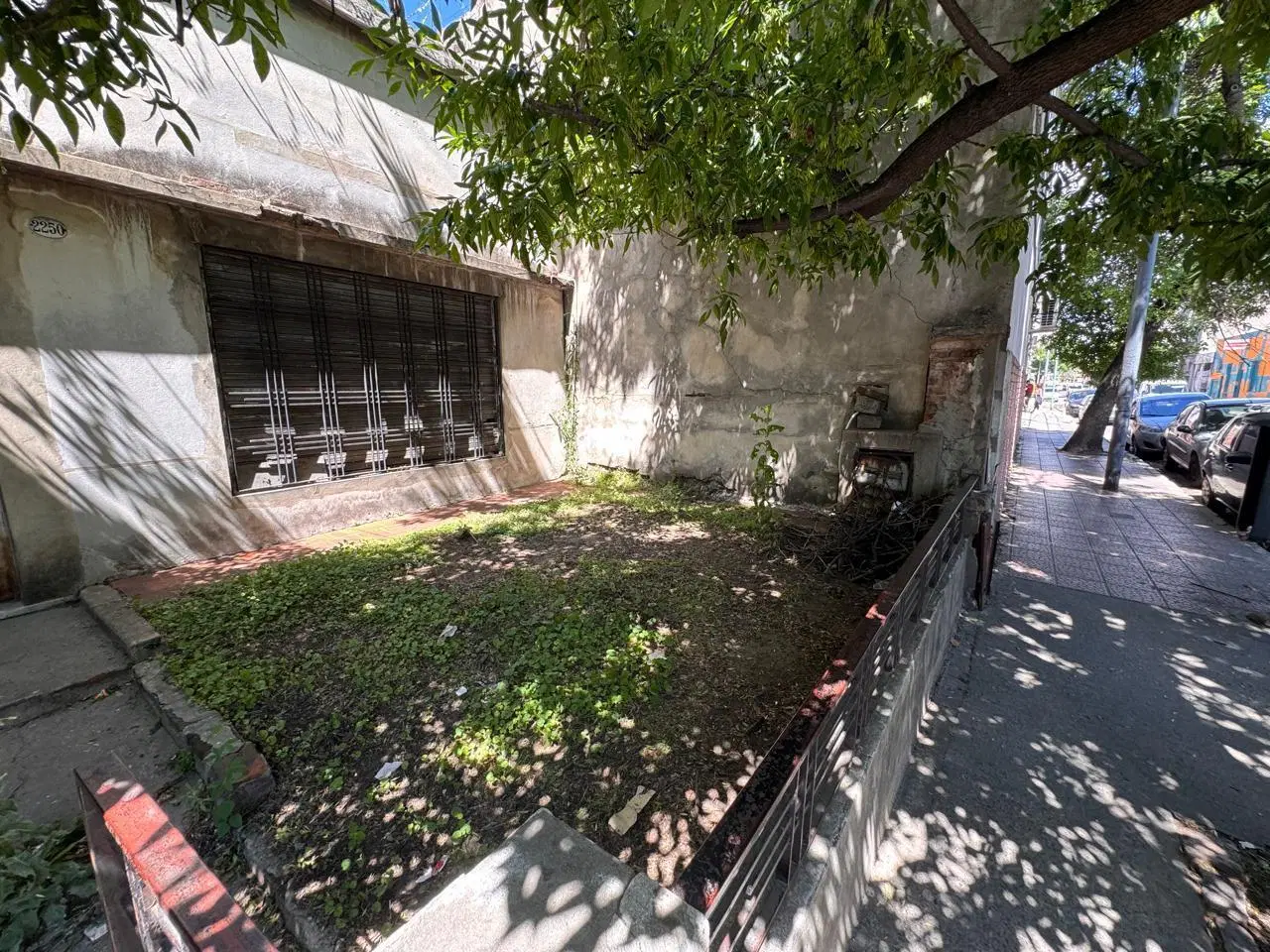 CASA EN LOTE PROPIO - IDEAL USO COMERCIAL - Barracas 2