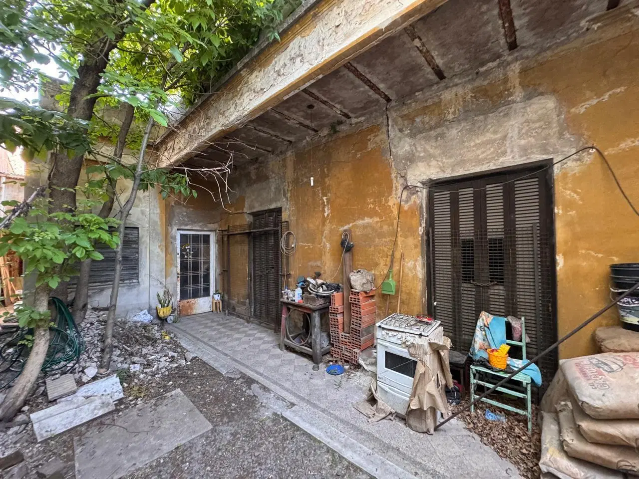 CASA EN LOTE PROPIO - IDEAL USO COMERCIAL - Barracas 5