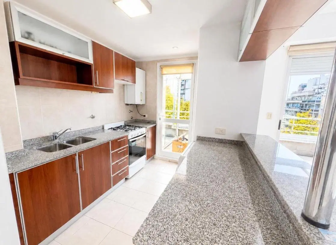 Departamento de 2 ambientes con terraza - cochera y baulera - 100 metros totales 2