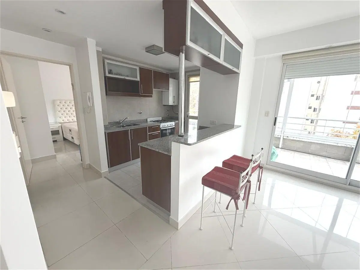 Departamento de 2 ambientes con terraza - cochera y baulera - 100 metros totales 3