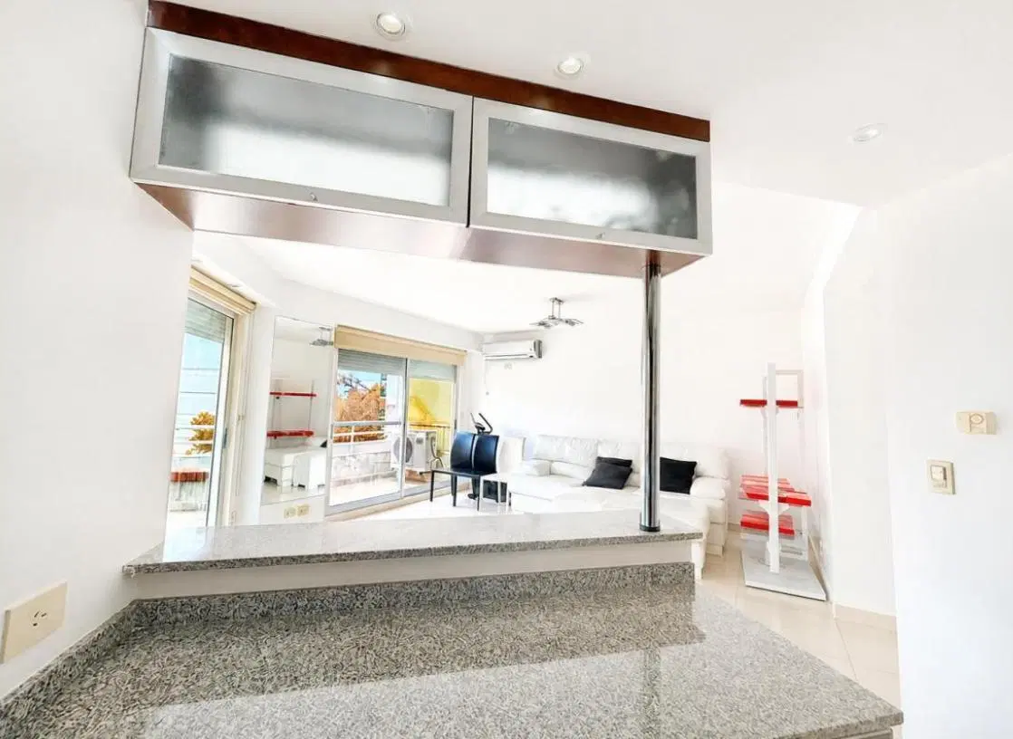 Departamento de 2 ambientes con terraza - cochera y baulera - 100 metros totales 1