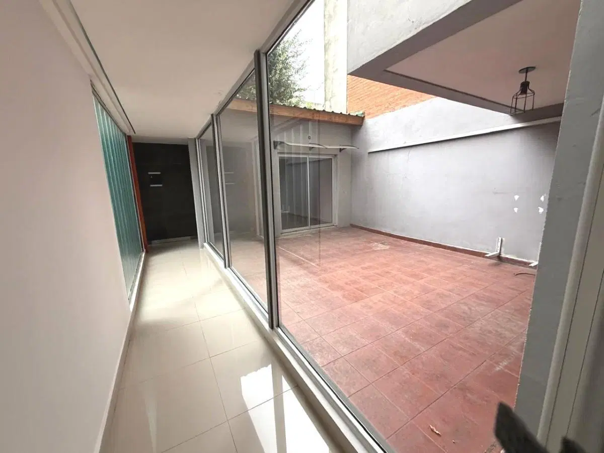 Departamento 3 ambientes con 2 patios y cochera en Caballito 5