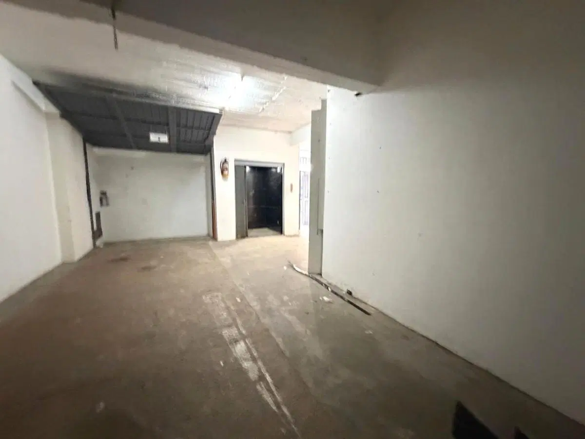 ¡ALQUILER EDIFICIO EN BLOCK! Loyola y Acevedo 3