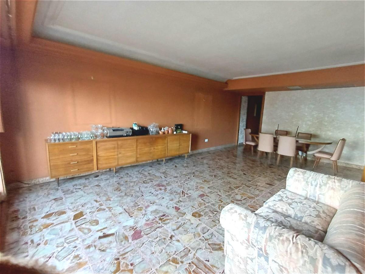 Foto de Departamento en Plaza Irlanda. Excelente distribucion amplios ambientes, imagen 3