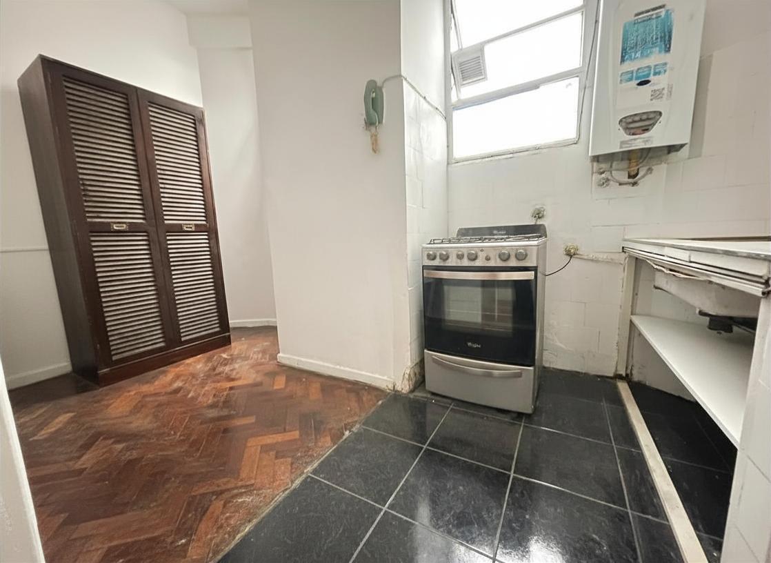 Foto de 2 ambientes con escritorio y Balcón - Segundo piso por escalera, imagen 5