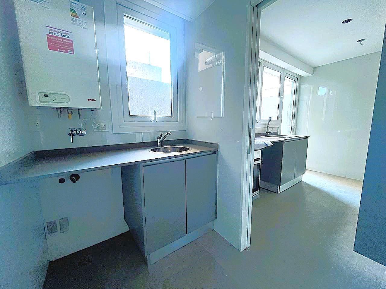 Foto de DEPTO 4 AMB DEP/ A ESTRENAR / COCHERA/LUMINOSO/ PATIO Y BALCON, imagen 3