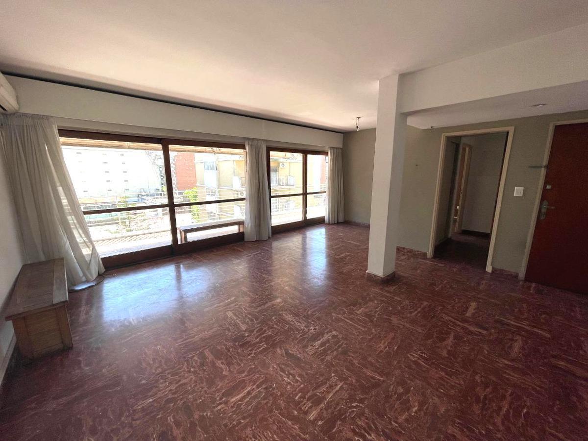 Foto de Piso de 3 ambientes con balcón terraza - dependencia y Cochera en Flores, imagen 2