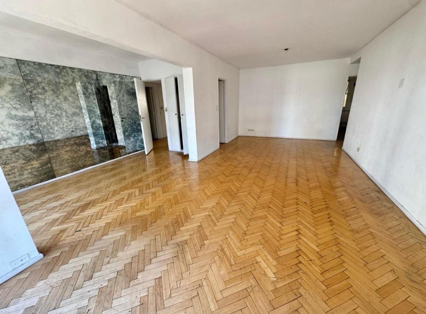 Foto de Departamento 4 Ambientes con Dependencia y Cochera fija!!! - Palermo, imagen 2