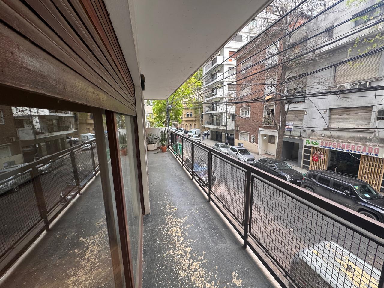 Foto de BELGRANO - DEPARTAMENTO 3 AMBIENTES CON DEPENDENCIA PATIO Y COCHERA, imagen 3