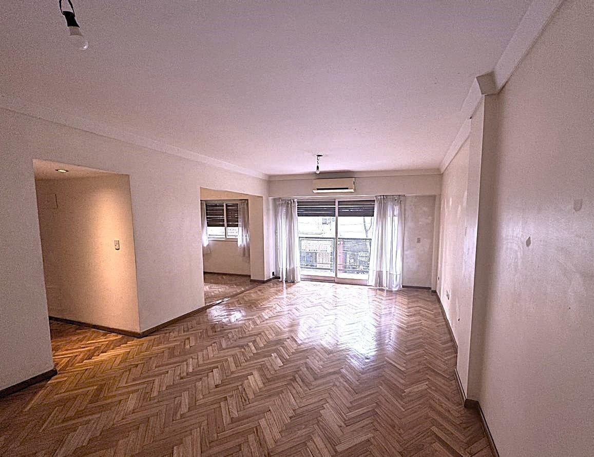 Foto de BELGRANO - DEPARTAMENTO 3 AMBIENTES CON DEPENDENCIA PATIO Y COCHERA, imagen 2