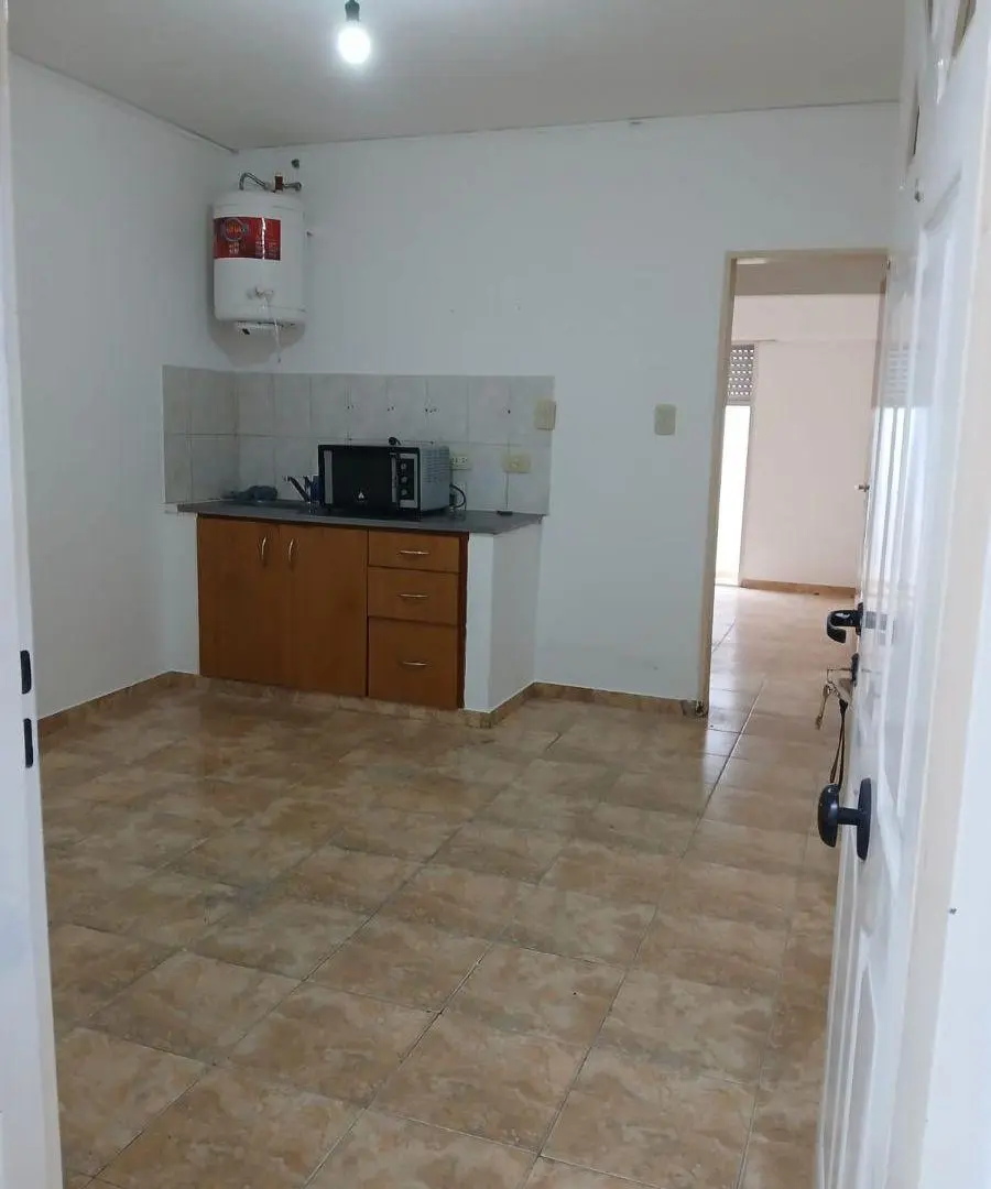 IMPECABLE 2 AMBIENTES CON PATIO PROPIO - EXCELENTE UBICACIÓN EN SAN JUSTO 2