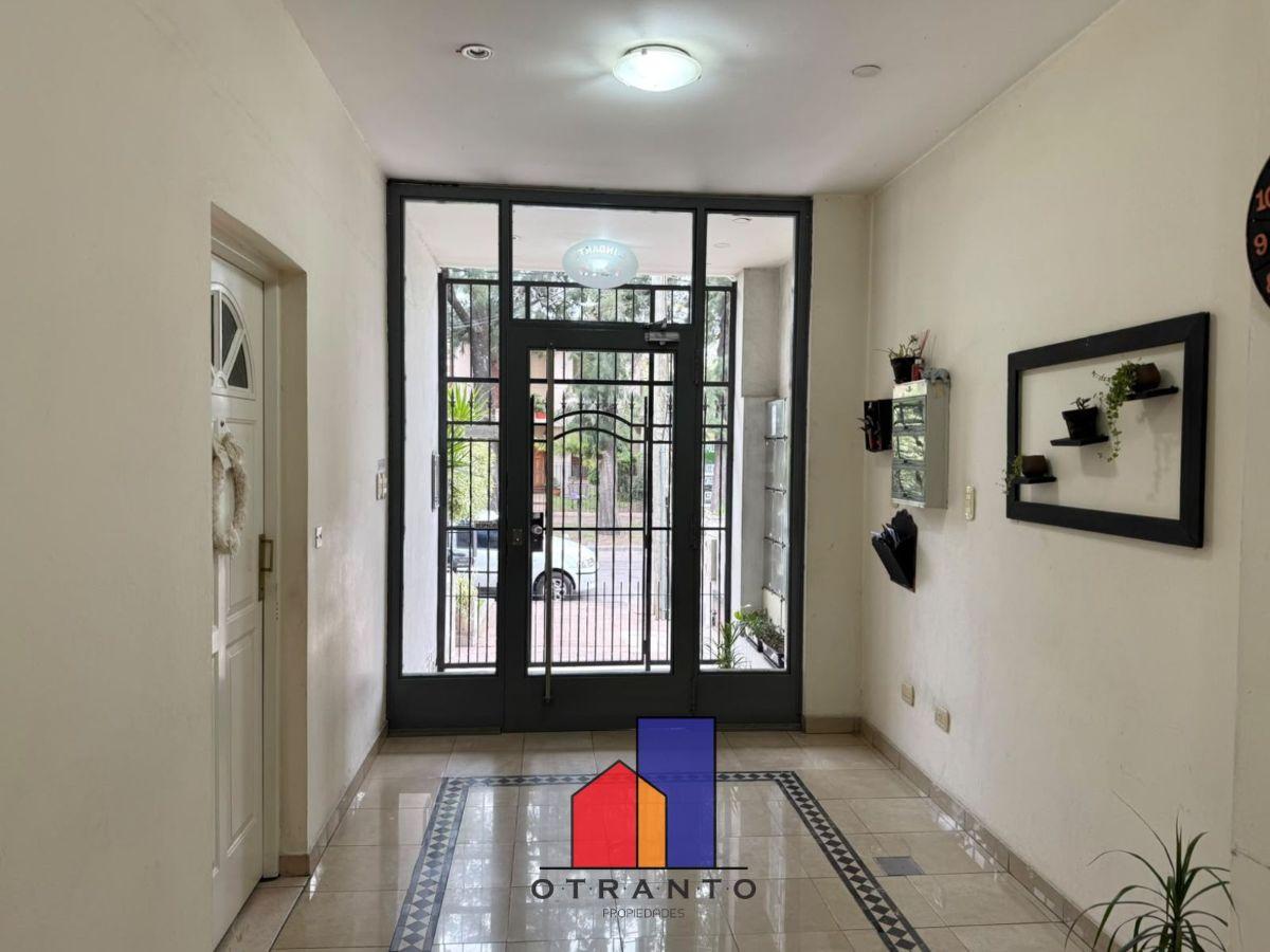 Foto de Departamento en Alquiler en Villa Luzuriaga, imagen 2