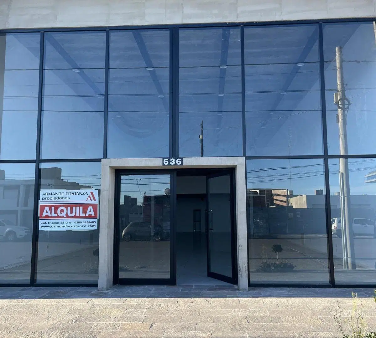 ALQUILA Local 300 mts2 en Puerto Madryn 4