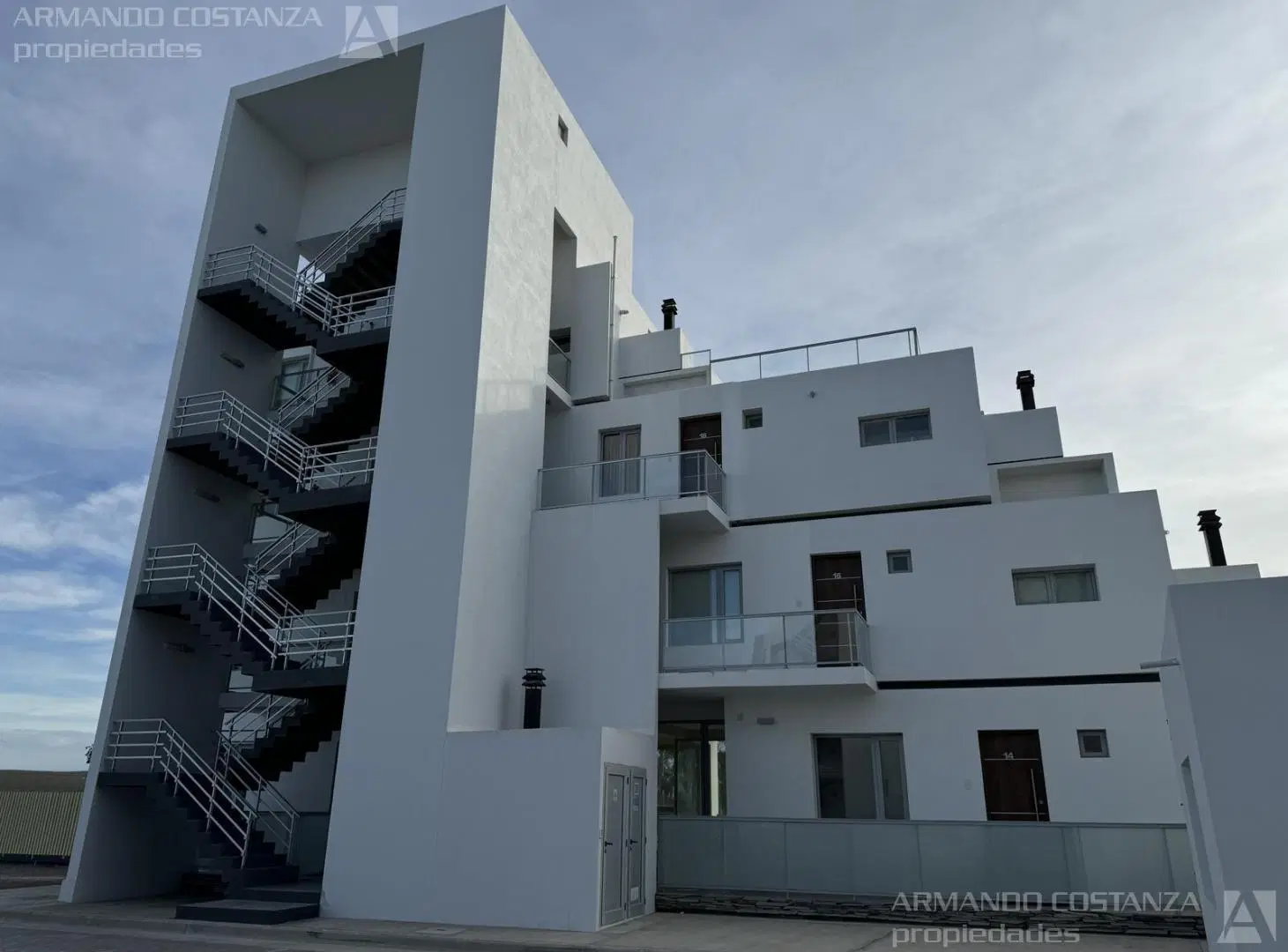 VENDE / Departamento en Puerto Madryn a 200mts del Mar / PISCINA Y GYM 2