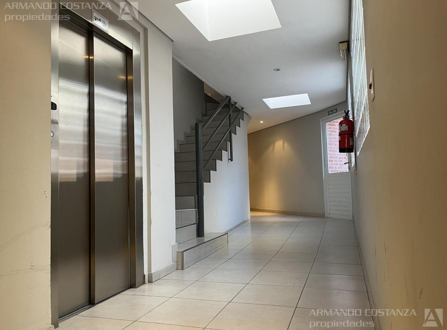 Foto de VENDE EN PUERTO MADRYN - 2 HABITACIONES COCHERA - CENTRO, imagen 1