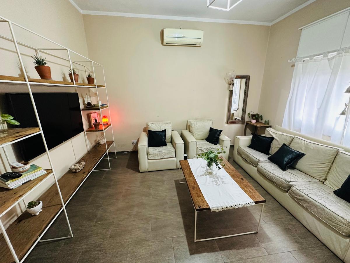 CASA 3 AMBIENTE SOBRE LOTE DE 10.00 X 37.00